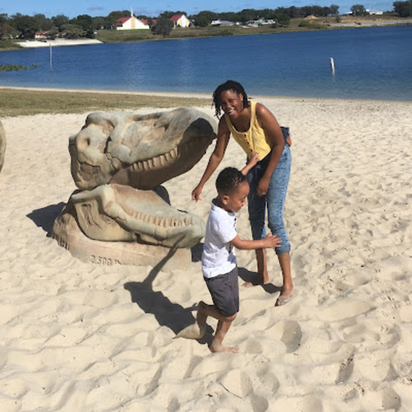 Meet your Posher, Desiree - Picture 1 of 1